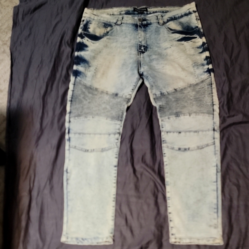 (MODERN CULTURE) Men's ACID WASHED BLUE JEANS. 38X32